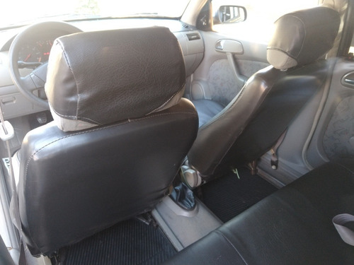 Imagem 8 de 12 de Volkswagen Gol 2001 1.0 16v Plus 5p