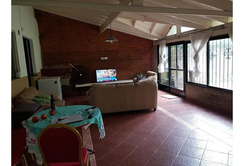 Imagen 7 de 23 de Importante Casa En Venta En Paso Del Rey, Calle Claudio Marí