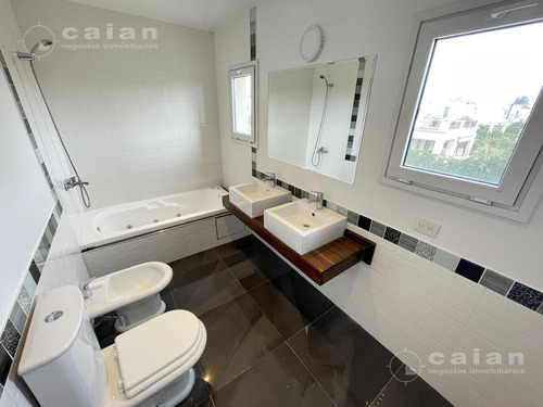 Imagen 24 de 30 de Excelente Casa De Estilo Clásico - Las Tipas, Nordelta