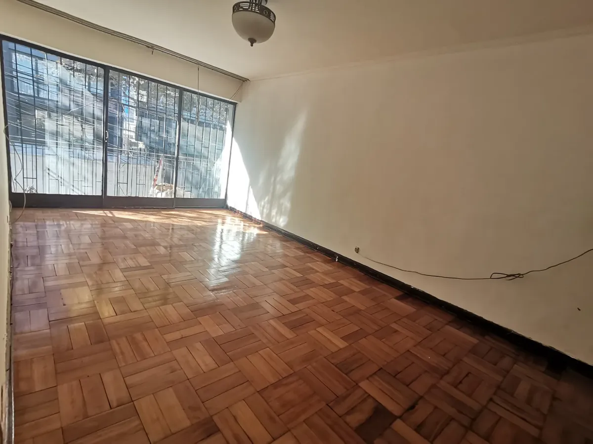 Imagen 2 de 30 de Cercano A Metro Monseñor Eyzaguirre | Construcción Año 60