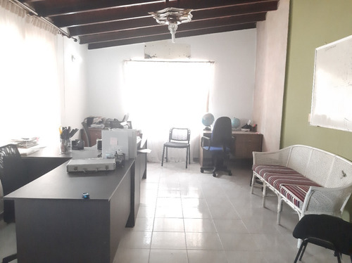 Imagen 9 de 14 de Casa Con Excelentes Espacios En Villa Africana, Calle Cerrada. Posee Un Anexo Independiente