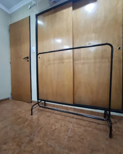 Perchero para online local de ropa