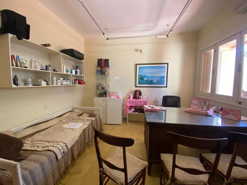Gran Propedad En Venta En El Centro De San Carlos! Casa De 3 Plantas, Con Local Comercial!