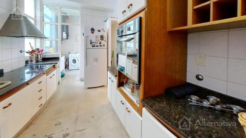 Venta De Departamento En Belgrano R De 5 Ambientes.