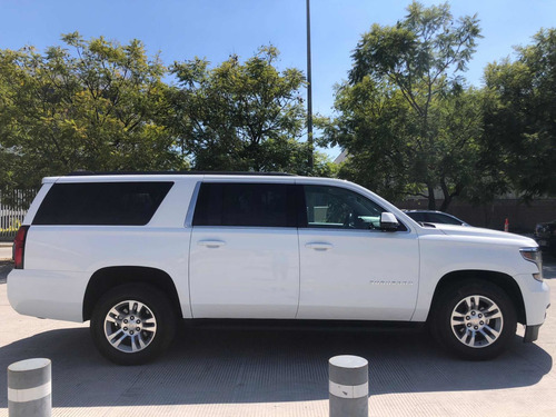 Imagen 3 de 13 de Chevrolet Suburban 2017 5.4 Lt Piel Blanca At