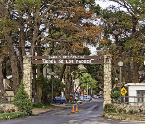 Terreno De 20 Mts. De Frente Por 30 Mts De Fondo.
