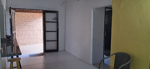 Casa Com 2 Quartos, 2 Banheiros, 2 Vagas Na Garagem