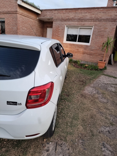 Imagen 7 de 11 de Renault Sandero 2015 1.6 Dynamique 90cv Abs