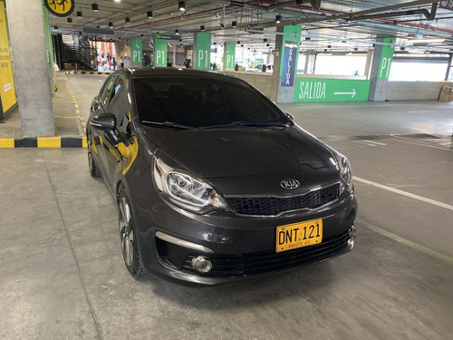 Imagen 6 de 23 de Kia Rio Summa