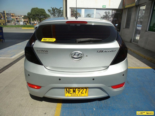 Imagen 6 de 15 de Hyundai I25 Accent Gl