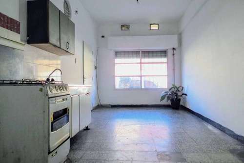 Venta/permuta Casa 4 Ambientes Con Local