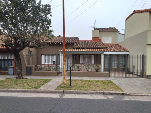 Imagen 2 de 10 de Casas Chalet - Venta