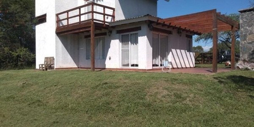 Imagen 3 de 13 de Venta De Vivienda En Barrio Las Lagunitas - Viv0163