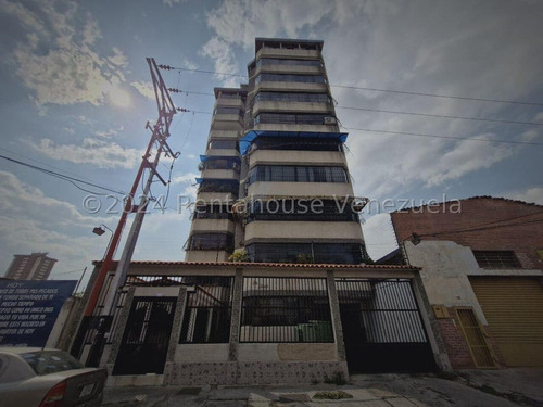 Apartamento De Dos Niveles En Zona Centro De Maracay. Ljsa 24-17407