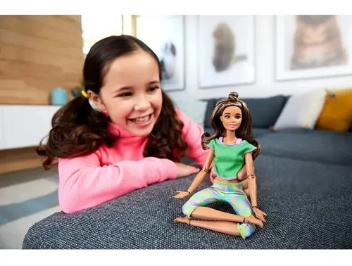Barbie articulada made to top move
