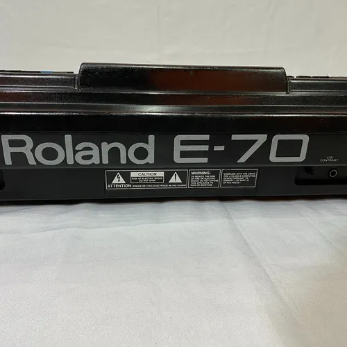 Teclado Roland E-70 Synthesizer Midi 61 Tecla - Sp25