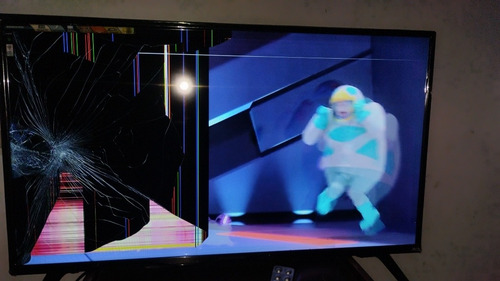 Imagen 2 de 8 de Televisor Daewoo Smart Tv 42 Pulgadas