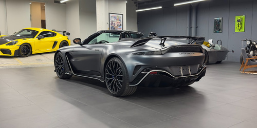 Aston Martin V12 Vantage Roadster 2023