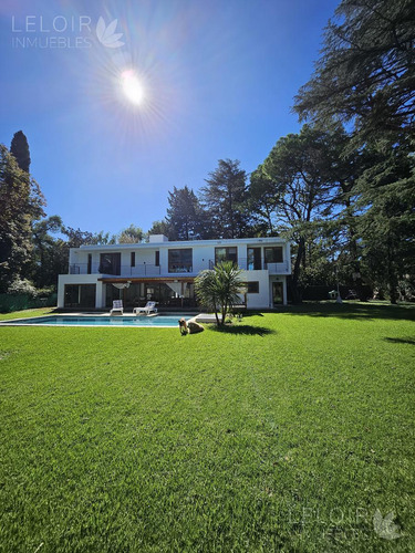 Casa En Venta 5 Amb En Parque Leloir