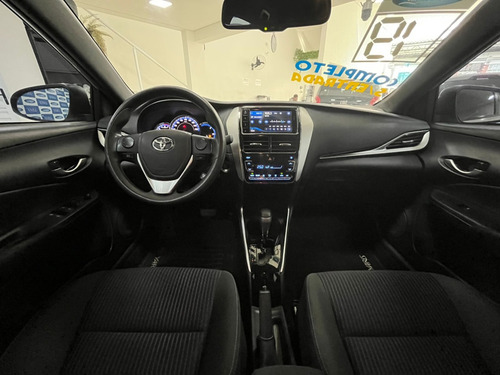 Toyota Yaris 1.3 16V FLEX XL PLUS TECH MULTIDRIVE