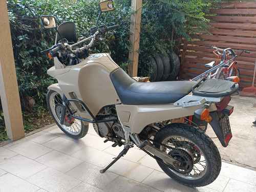 Suzuki Dr800