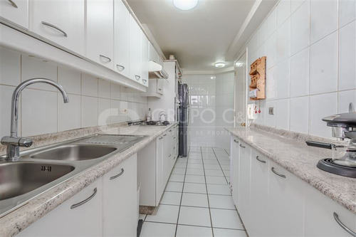 Departamento En Venta De 4 Dorm. 3 Baños, En Las Condes