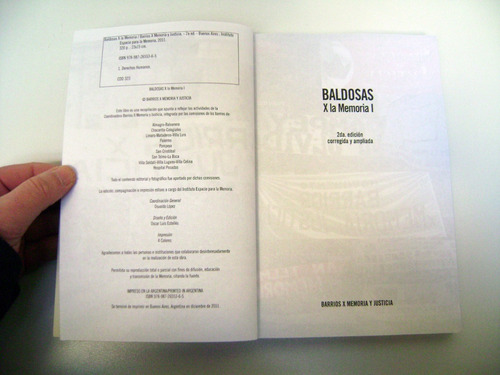 Baldosas Por La Memoria 1 Barrio Dictadura Desaparecid Boedo (Usado)