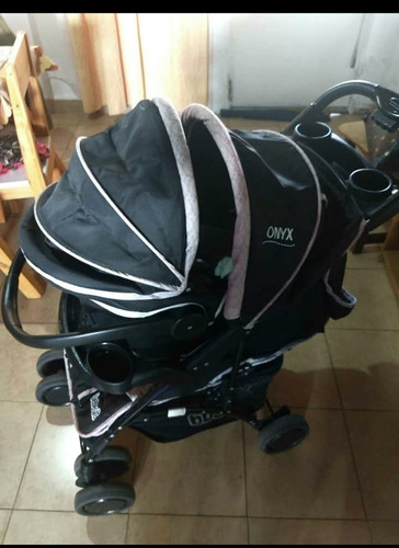 Coche De Bebé Y Huevito
