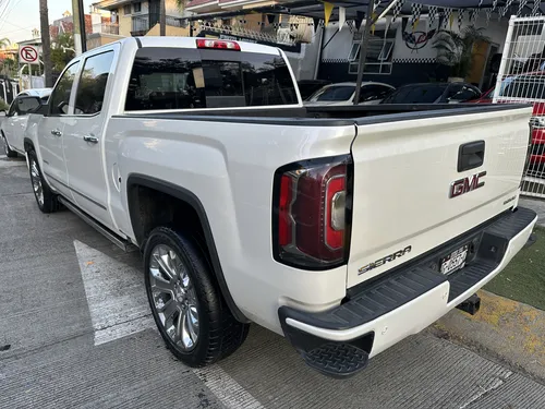 GMC Sierra 6.2 Denali Dvd At