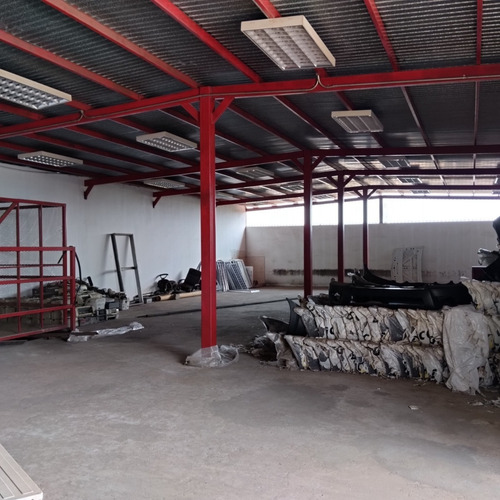Edificio O Local Comercial En El Sector Amparo
