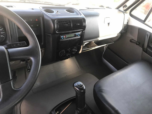 Imagem 10 de 15 de Volkswagen 10.160 - 2016/2017 Com Cesto Aéreo.