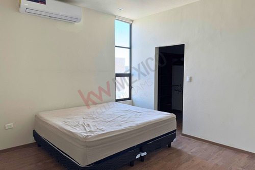 Casa En Venta En Cerrada Camaleón Ubicada En Esquina, Residencial Palma Real - Viñedos Torreón