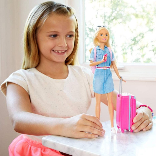 Barbie Viajante Adventures Viajeira Com Acessórios Mattel