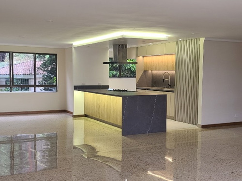 Apartamento En Venta Ubicado En El Poblado Sector Castropol (23459).