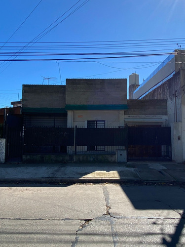 Casa De 2 Ambientes En Venta - Castelar Norte