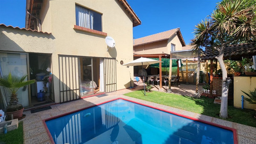 Casa En Venta De 3 Dorm. En Puente Alto