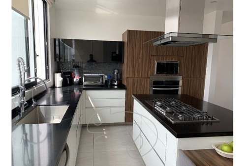 Imagen 5 de 30 de Moderna Casa Con Doble Altura
