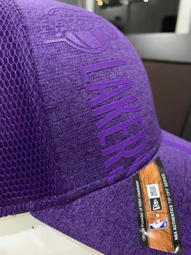 Imagen 9 de 11 de Gorra New Era Nfl Los Ángeles Lakers Tip Off Morada 3930 Ml