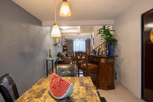 Vive Al Sur De La Cdmx En Un Condominio De Solo 2 Casas Con 3 Recámaras Y Patio