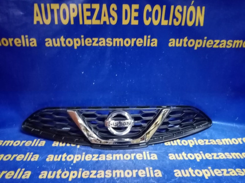 Parrilla Nissan March 2014 2019 C Emblema Original Buenísima