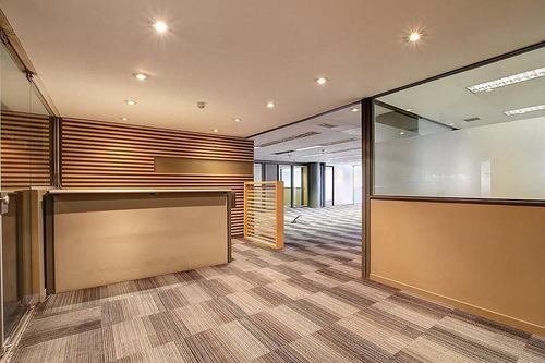 Oficina De 430 M2 En El Centro. Piso Alto, Vista Abierta, Muy Buen Estado