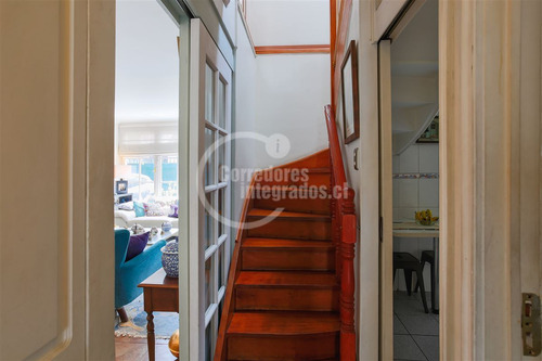 Casa En Venta De 5 Dorm. En Las Condes