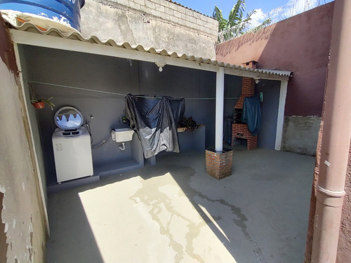 Sobrado A Venda, Imóvel Com Ótima Estrutura E Excelente Manutenção
