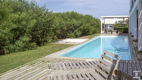 Casa En Alquiler Por Temporada De 4 Dormitorios En Club De Mar