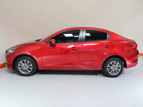 Mazda 2 Touring Sdn 1.5 At