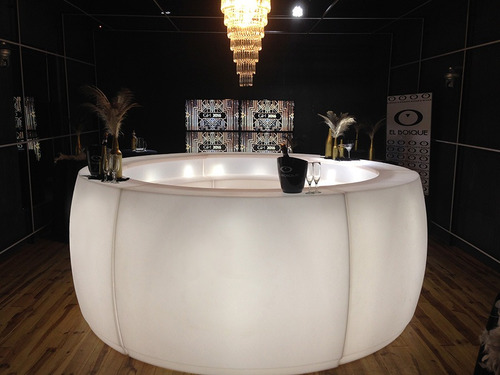 Imagen 4 de 10 de Alquiler De Barra De Tragos Led, Living, Pista Led, Sillones