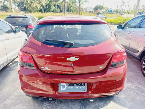Imagem 11 de 12 de Onix Joy 1.0 Manual 2019 Vermelho