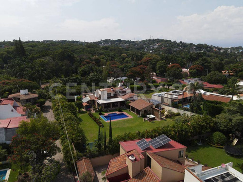 Residencia En Venta, Colonia Huertas Del Llano, Jiutepec, Morelos