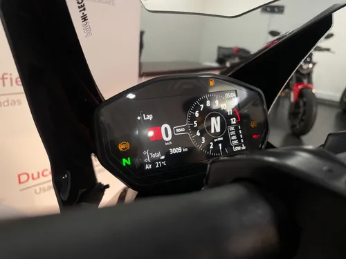 Ducati Streetfighter V2