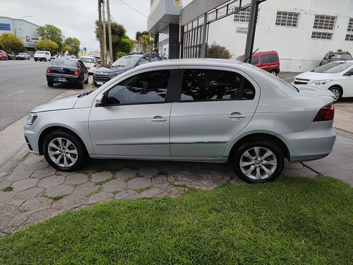 Volkswagen Voyage 1.6 Highline 101cv